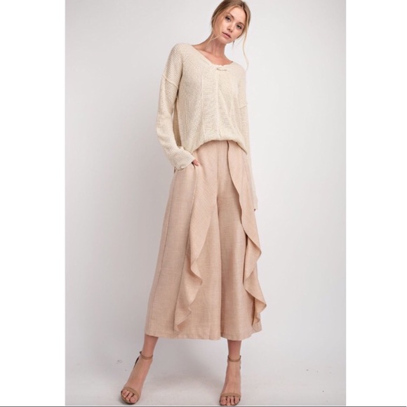 Last 1️⃣ Eggshell Twist Sweater - Picture 3 of 3